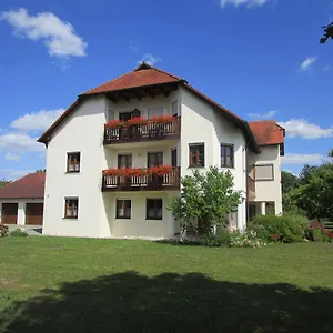 Eva Neuhaus am Inn